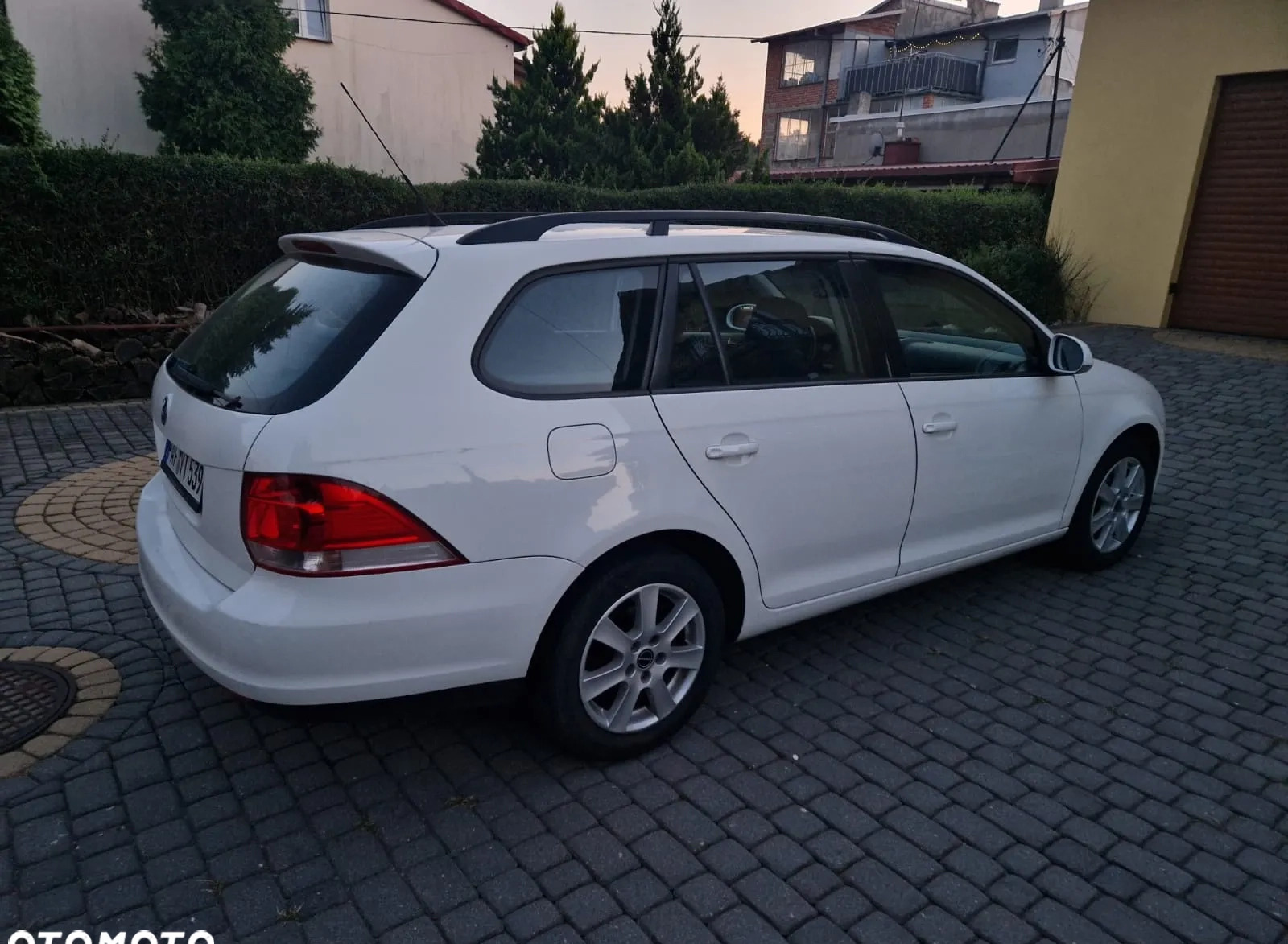 Volkswagen Golf cena 13600 przebieg: 212300, rok produkcji 2009 z Lewin Brzeski małe 79